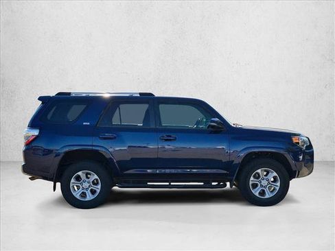Used 2020 Toyota 4Runner SR5 Premium w/ Moonroof Package AWD/4WD image 4