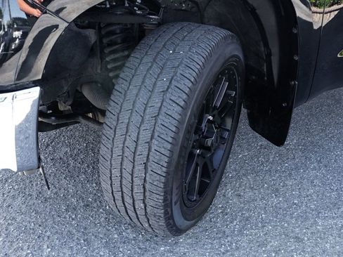 Used 2020 Toyota Tundra SR5 w/ SR5 Leather Package image 40