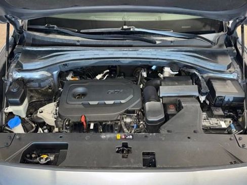 Used 2019 Hyundai Santa Fe SE image 8