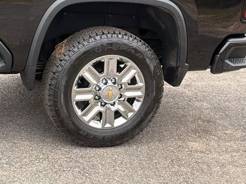New 2026 Chevrolet Silverado 2500 High Country w/ High Country Premium Package AWD/4WD image 9