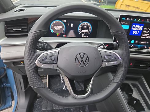 New 2025 Volkswagen Tiguan SE R-Line image 19