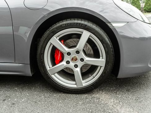 Used 2018 Porsche 718 Cayman RWD image 4