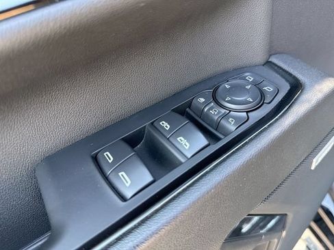 Used 2024 GMC Sierra 2500 AT4 w/ Technology Package AWD/4WD image 13