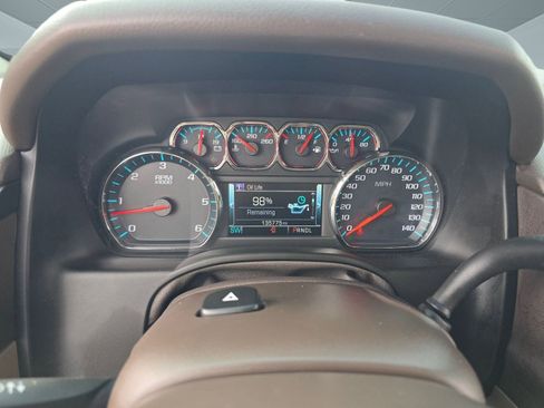 Used 2019 Chevrolet Suburban Premier image 17