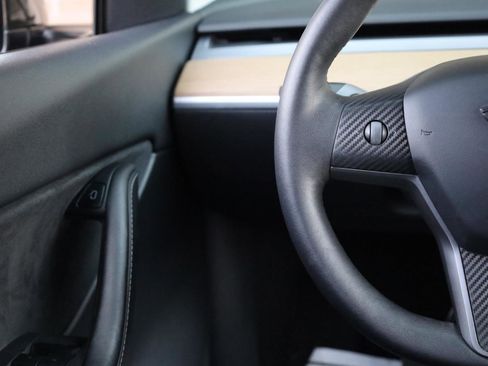 Used 2021 Tesla Model Y Long Range AWD/4WD image 35