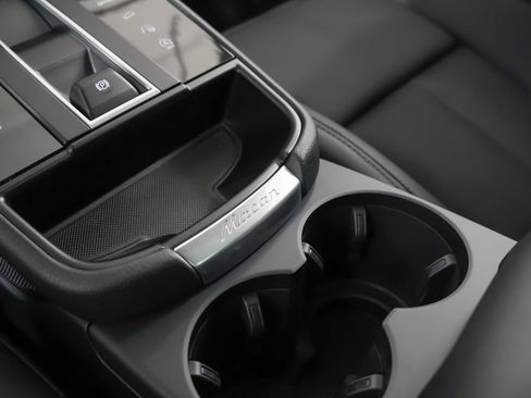 Certified 2026 Porsche Macan AWD/4WD image 31