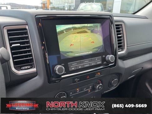 Used 2024 Nissan Frontier SV w/ Technology Package image 10