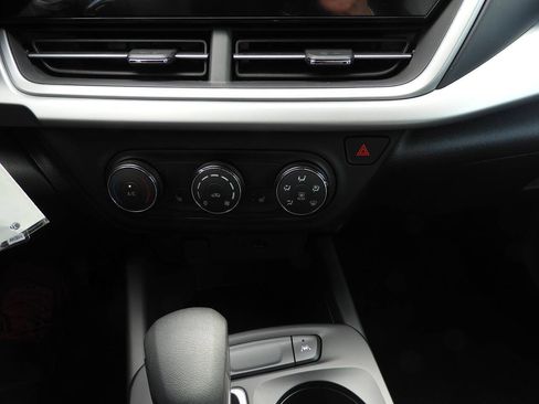 Used 2025 Chevrolet Trax LS w/ LS Convenience Package FWD image 35