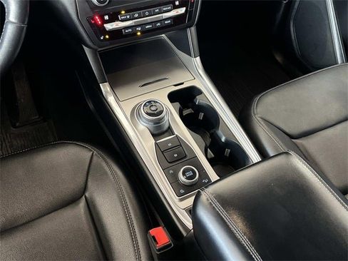 Used 2020 Ford Explorer XLT w/ Equipment Group 202A image 14