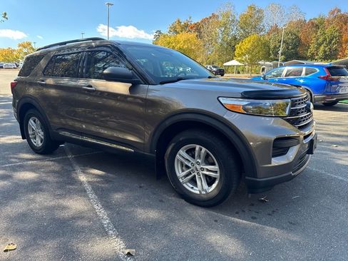 Used 2021 Ford Explorer XLT w/ Class III Trailer Tow Package image 7