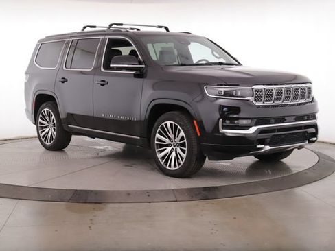 Used 2025 Jeep Grand Wagoneer 4WD image 2