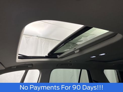 Used 2019 Chevrolet Traverse Premier w/ Redline Edition AWD/4WD image 29