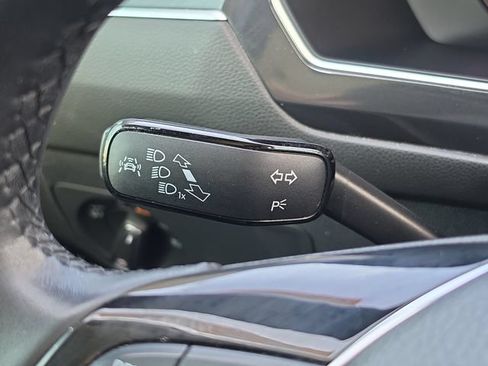 Used 2018 Volkswagen Tiguan SEL Premium AWD/4WD image 24