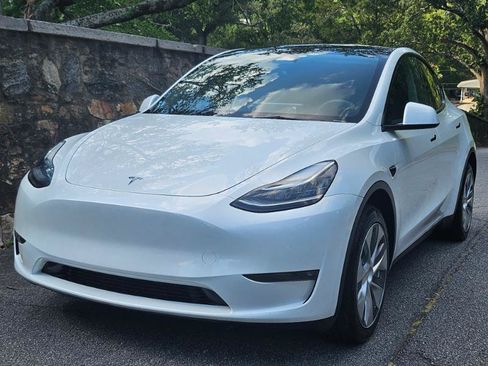 Used 2023 Tesla Model Y Long Range AWD/4WD image 14