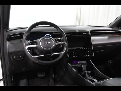 Certified 2024 Hyundai Santa Cruz Limited image 6