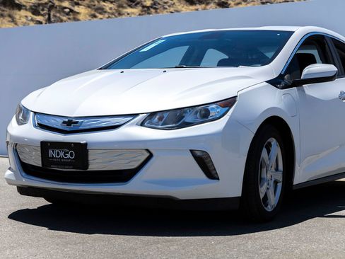 Used 2018 Chevrolet Volt LT FWD image 6