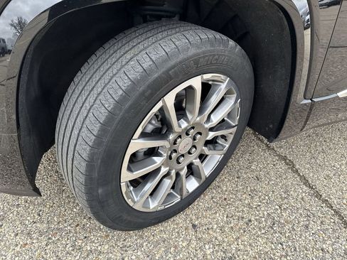 Certified 2023 GMC Acadia Denali w/ Denali Ultimate Package image 2