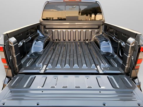 Used 2024 Nissan Frontier Pro-X image 26