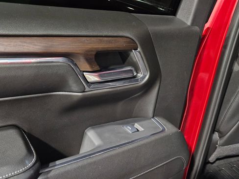 Used 2024 GMC Sierra 1500 SLT w/ SLT Convenience Package image 34