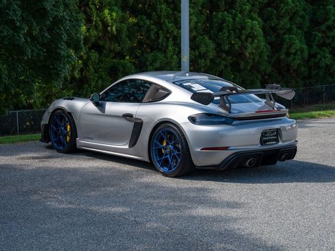 Certified 2024 Porsche 718 Cayman GT4 RS RWD image 3