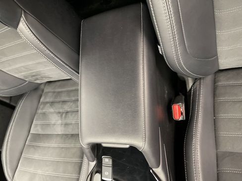 Used 2025 Mitsubishi Outlander SE image 10