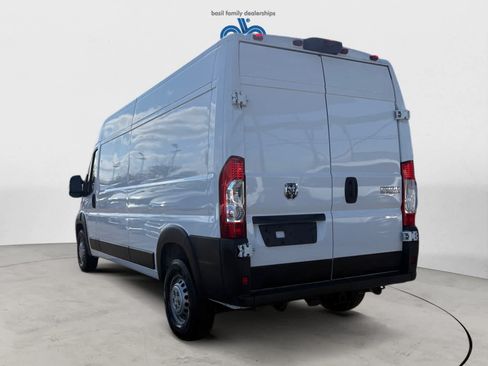 Used 2025 RAM ProMaster 2500 FWD image 5