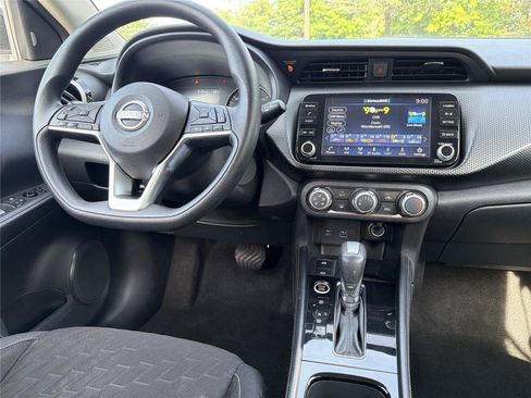 Used 2023 Nissan Kicks SV FWD image 10