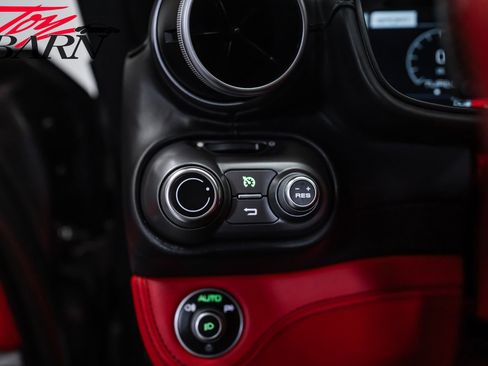 Used 2020 Ferrari Portofino RWD image 36