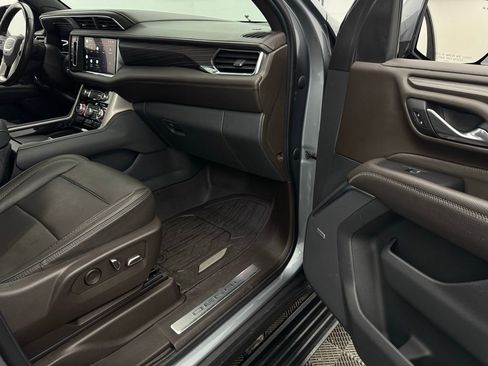 Used 2022 GMC Yukon XL Denali image 40