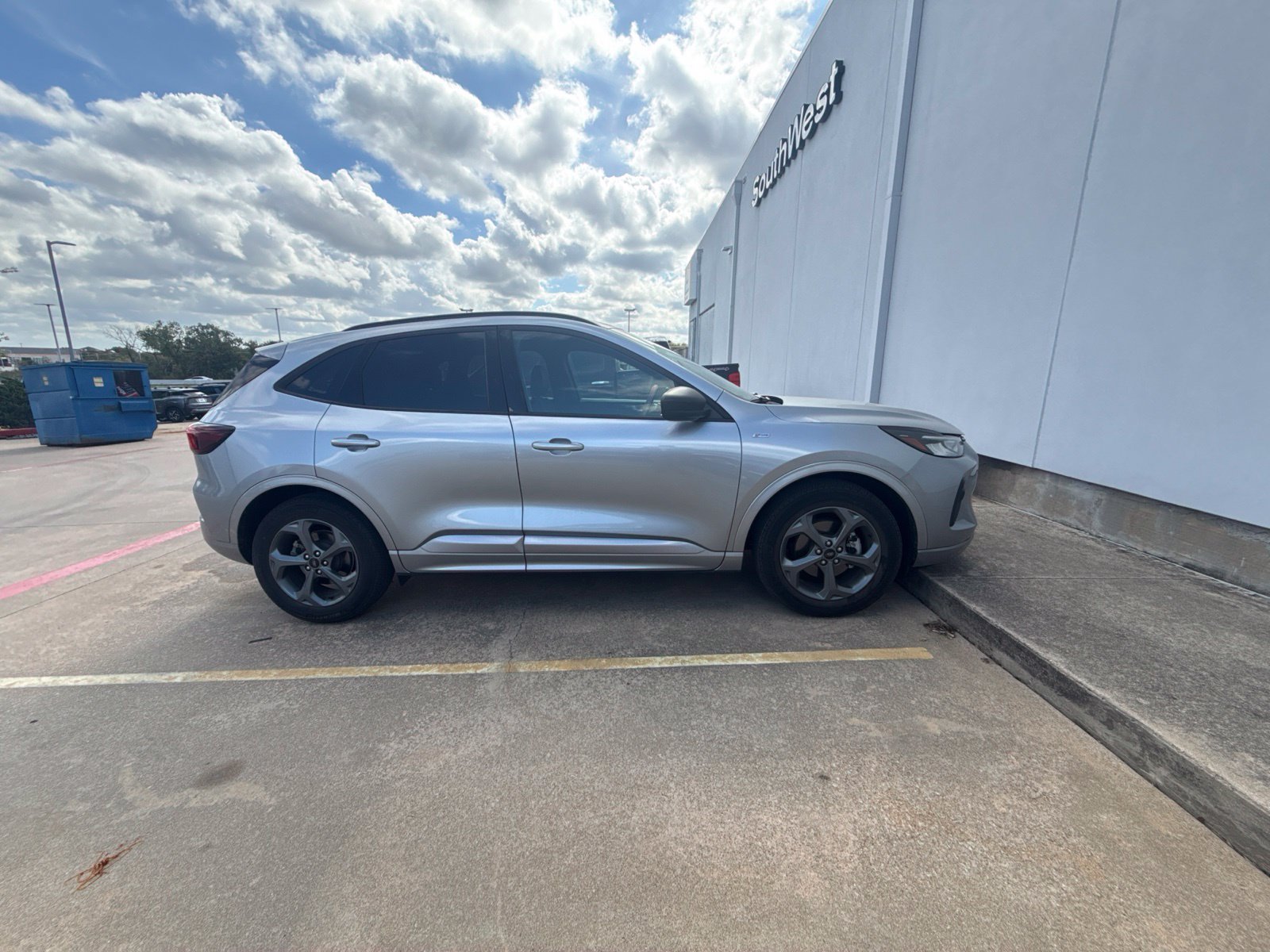 Used 2024 Ford Escape ST-Line w/ Tech Pack #1 FWD image 6