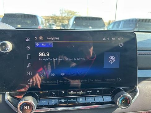 Used 2024 Chevrolet Colorado Z71 w/ Z71 Convenience Package 2 image 24