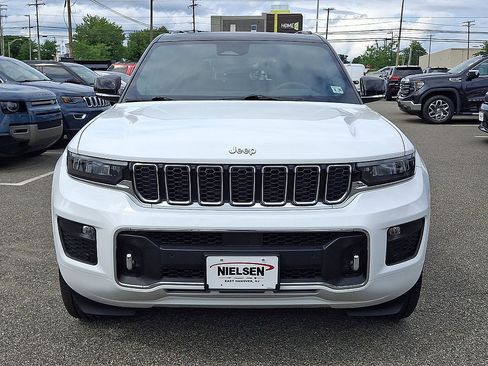 Used 2024 Jeep Grand Cherokee Overland AWD/4WD image 35