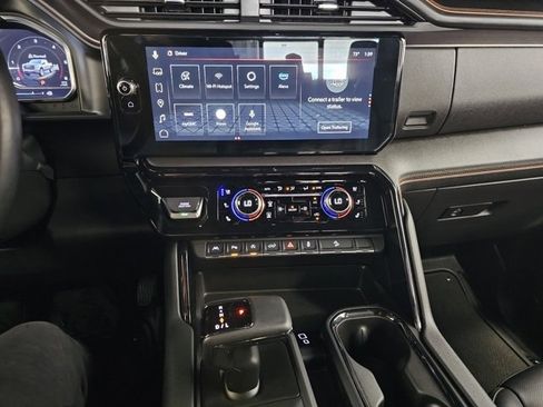 Used 2025 GMC Sierra 1500 AT4 w/ AT4 Premium Package image 30