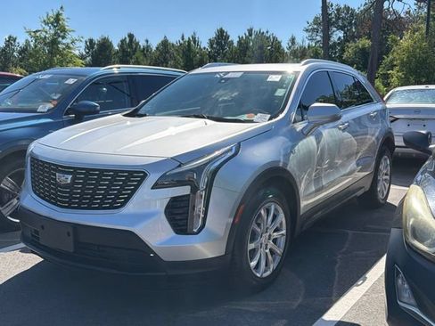 Used 2019 Cadillac XT4 Luxury FWD image 1