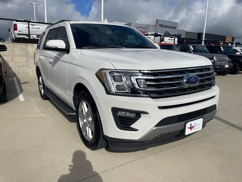 Used 2020 Ford Expedition XLT w/ Equipment Group 202A RWD image 3