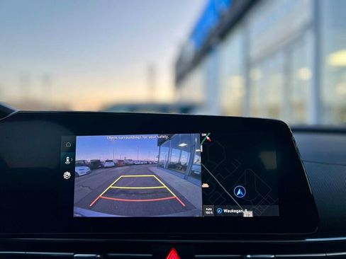 Used 2025 Hyundai Elantra SEL image 26