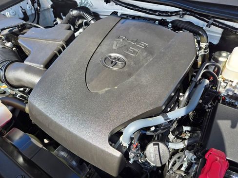 Used 2023 Toyota Tacoma TRD Off-Road image 17