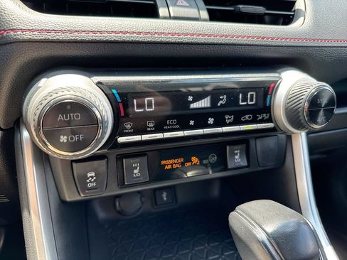 Used 2021 Toyota RAV4 SE AWD/4WD image 16