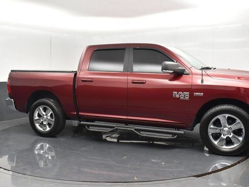 Used 2019 RAM 1500 Big Horn AWD/4WD image 9