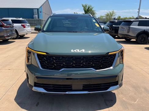 Used 2025 Kia Sorento EX AWD/4WD image 5