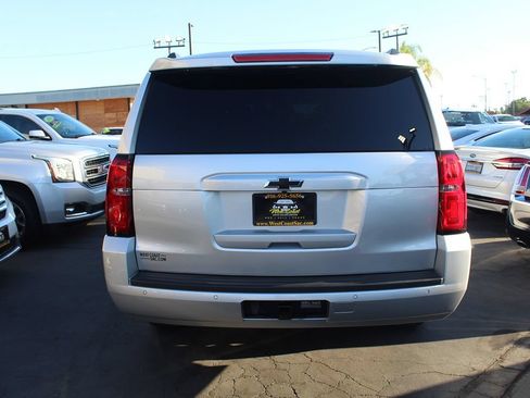 Used 2018 Chevrolet Suburban LS RWD image 6