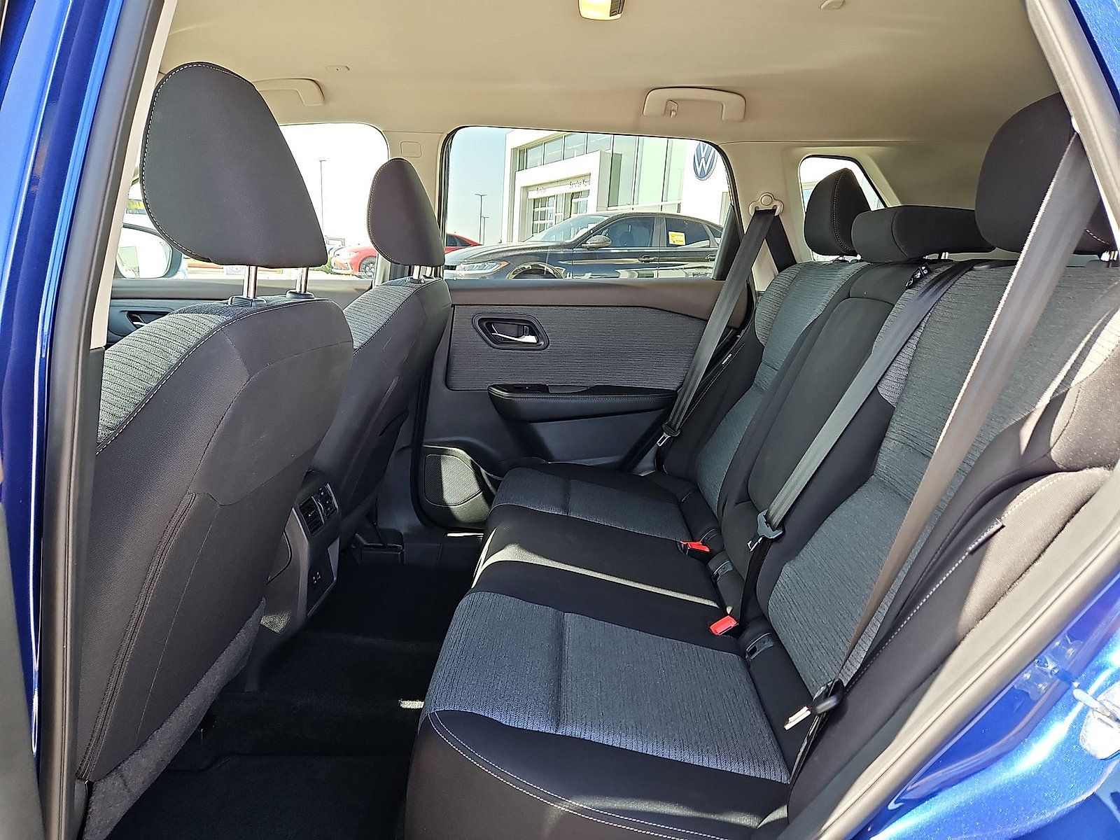 Used 2023 Nissan Rogue SV FWD image 13