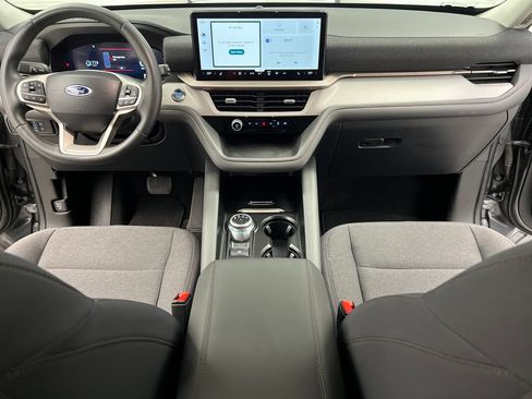 Used 2025 Ford Explorer Active AWD/4WD image 48