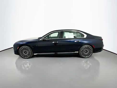 Used 2025 BMW i7 eDrive50 w/ Executive Package image 8