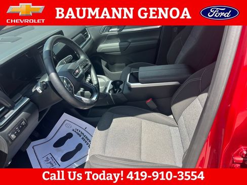 Used 2025 GMC Terrain Elevation AWD/4WD image 9