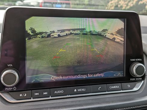 Used 2024 Nissan Rogue SV FWD image 26