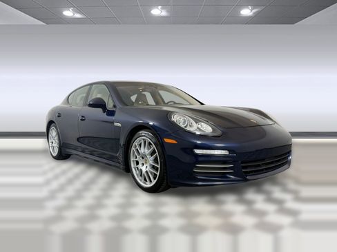 Used 2016 Porsche Panamera 4 Edition w/ Premium Package Plus image 7