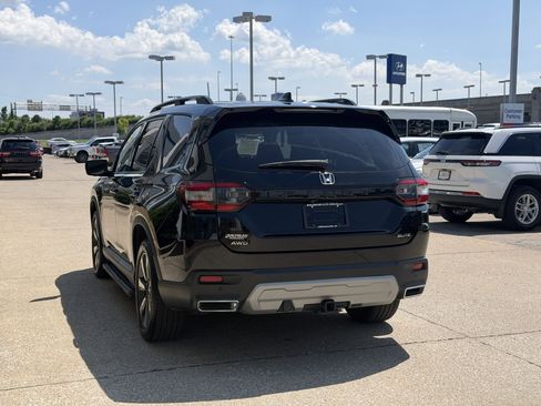 Used 2023 Honda Pilot Elite image 7