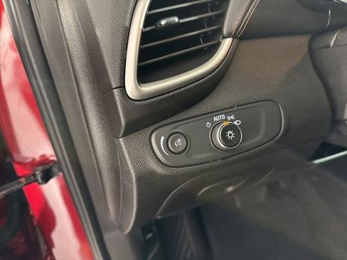 Used 2019 Chevrolet Trax LT image 23