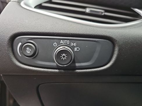 Used 2024 Chevrolet Malibu LS FWD image 24